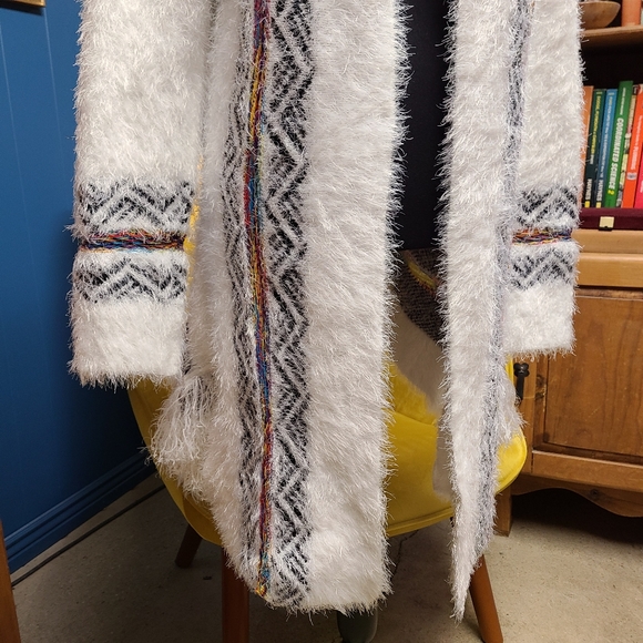 NWT Northern Angel Long Fuzzy Cardigan Size M - Picture 3 of 7